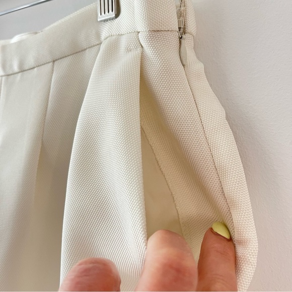 ❌SOLD ❌WILFRED Le Fou Juste High Waisted Dress shorts with pleated Front Cream s - Picture 7 of 13